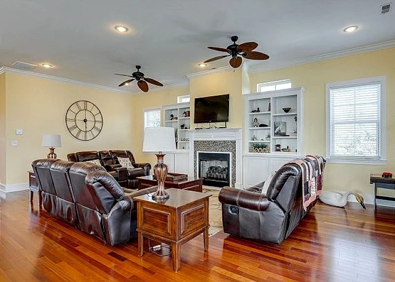 LUXURIOUS private beach house with private pool + FREE DAILY ACTIVITIES! in North Myrtle Beach, South Carolina, United States — photo 4