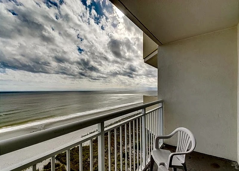Oceanfront condo in a great resort + FREE DAILY ACTIVITIES! in North Myrtle Beach, South Carolina, United States — photo 5