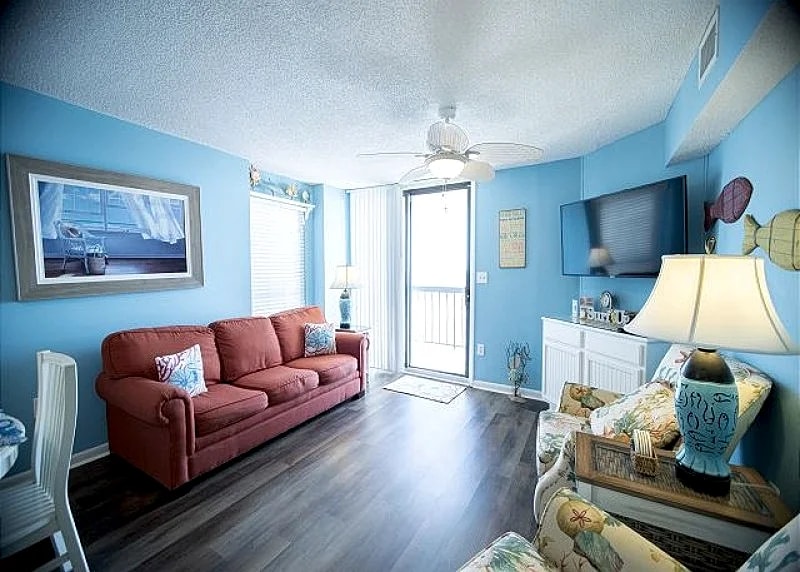Beautifully decorated oceanfront condo + FREE DAILY ACTIVITIES!