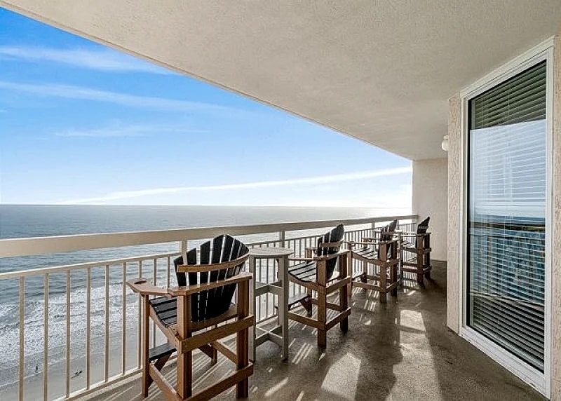 Luxury oceanfront condo - Indoor/Outdoor pools + FREE DAILY ACTIVITIES! in North Myrtle Beach, South Carolina, United States — photo 3