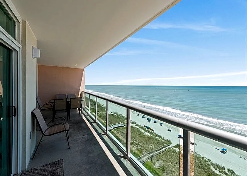 Beautifully remodeled, oceanfront condo + FREE DAILY ACTIVITIES!!! in North Myrtle Beach, South Carolina, United States — photo 2