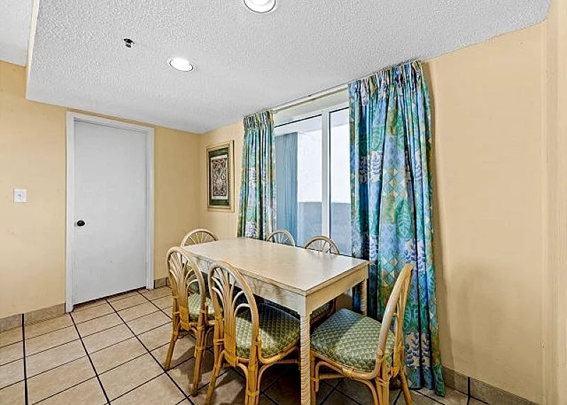 Oceanfront family fun, multiple pools, great views + FREE DAILY ACTIVITIES! in Myrtle Beach, South Carolina, United States — photo 5