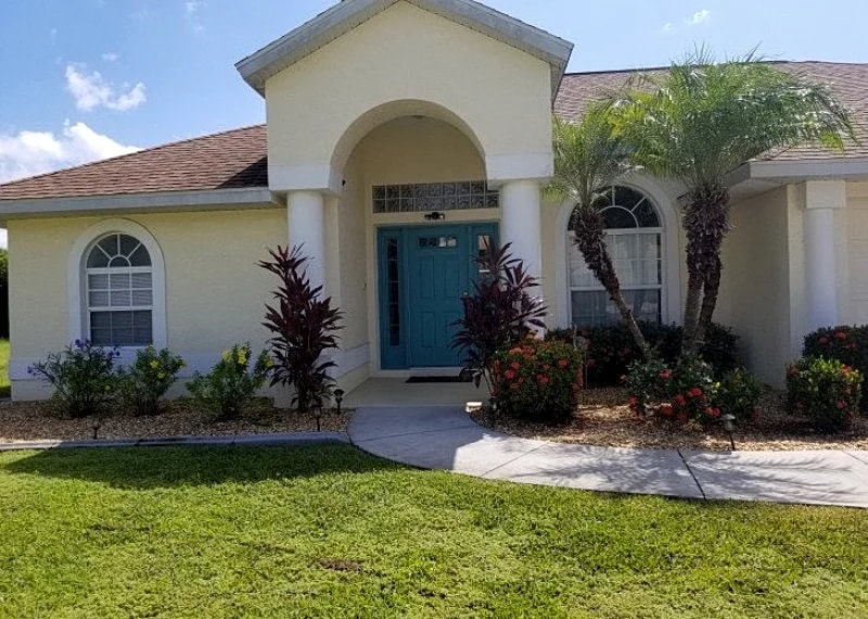 APRIL DATES AVAIL!! 3 BED/2 BATH w/POOL!!! GREAT REVIEWS! CLOSE TO BEACH! in Rotonda West, Florida, United States — photo 4