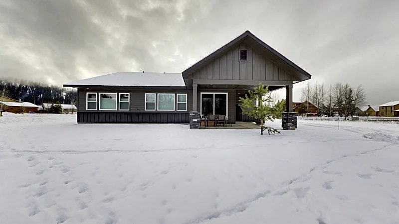 New! Mountain Getaway - AC - Garage - Single level - Near park, lake, and marina in McCall, Idaho, United States — photo 2