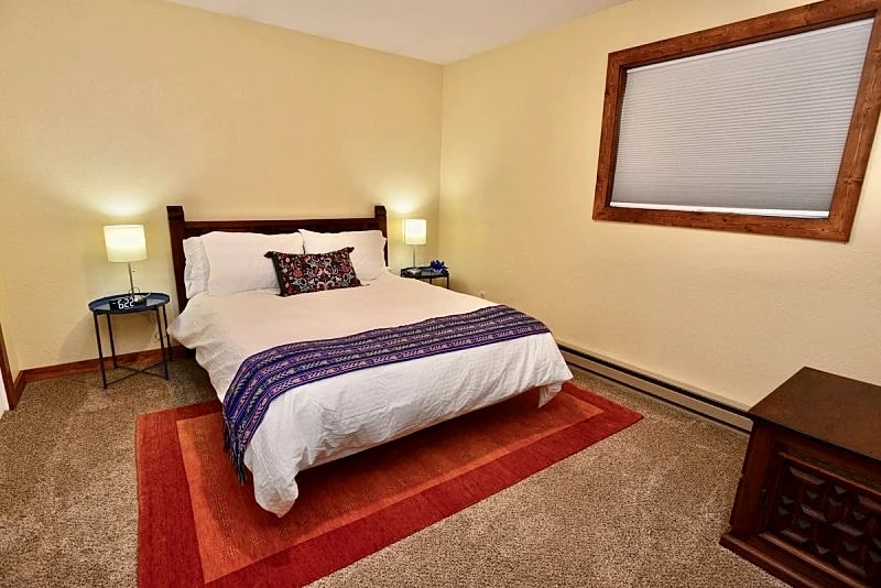 Bearadise - Pet friendly - Walk to Downtown McCall - Hot Tub - WiFi - Sleeps 10 in McCall, Idaho, United States — photo 5