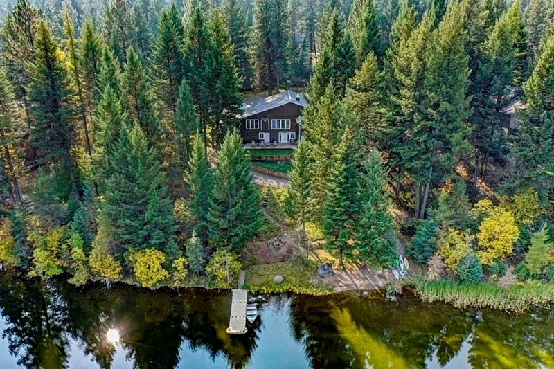 Pines on the Pond - Private Dock - 6 Bedrooms - WiFi - Large Driveway - Rio Vista Pond in McCall, Idaho, United States — photo 1