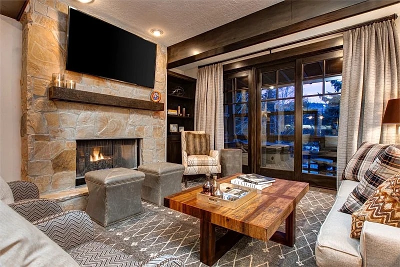 Prime Old Town Location! Luxury 3-Bdrm » 2 Minute Walk to Main St & Town Lift! in Park City, Utah, United States — photo 3