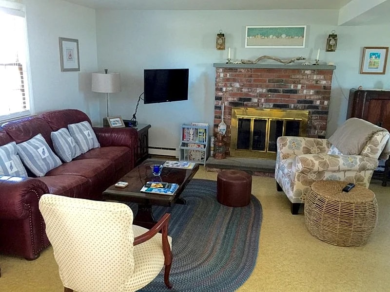 Oasis Across from Bristol Beach/Large Deck with Oceanviews in Falmouth, Massachusetts, United States — photo 3