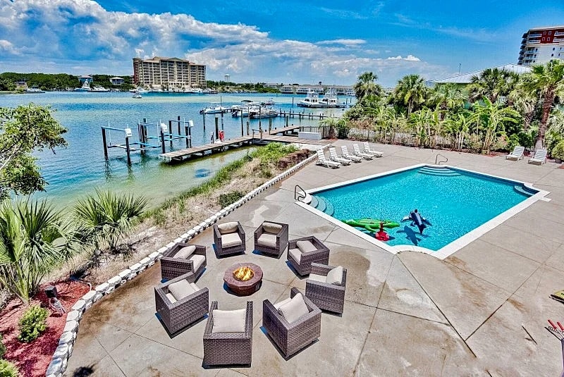 Navigators Nest | 6 Boat Slips | Waterfront Pool | Views!! | Game Room | 3 Kitchens in Destin, Florida, United States — photo 4