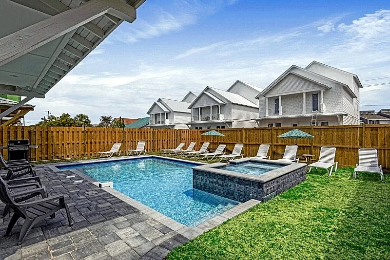 Oceana | NEW | Pool Hot Tub | Steps to Beach | Golf Cart | Game Room in Miramar Beach, Florida, United States — photo 4