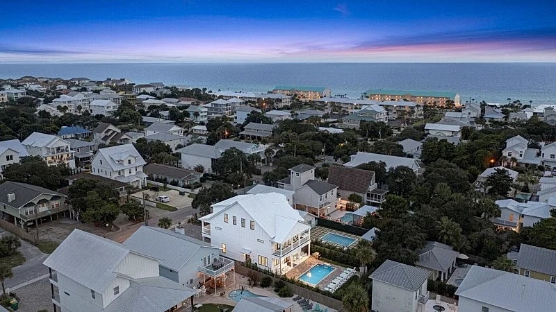 Pearl Palace | Waterfall Pool | Golf Cart | Game Room | Beach View | Elevator in Destin, Florida, United States — photo 3