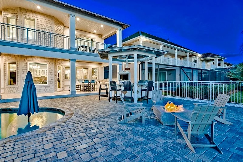 Sundancer | Waterfront Mansion | Hot Tub & Pool | Golf Cart | Putting Green in Destin, Florida, United States — photo 3
