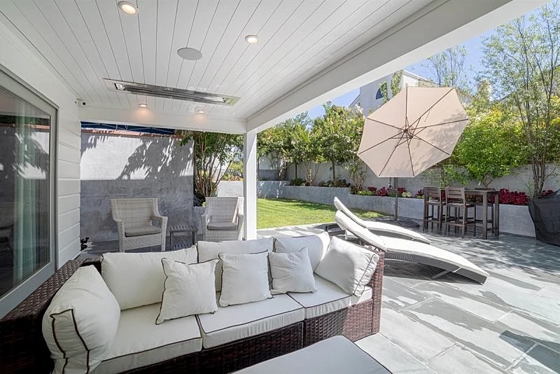 Luxury Manhattan Beach Retreat with Ocean Views, 4 Bedrooms & Outdoor Oasis