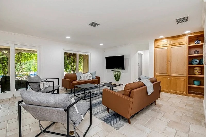 StudioCity Expansive Home w/pool in Los Angeles, California, United States — photo 4