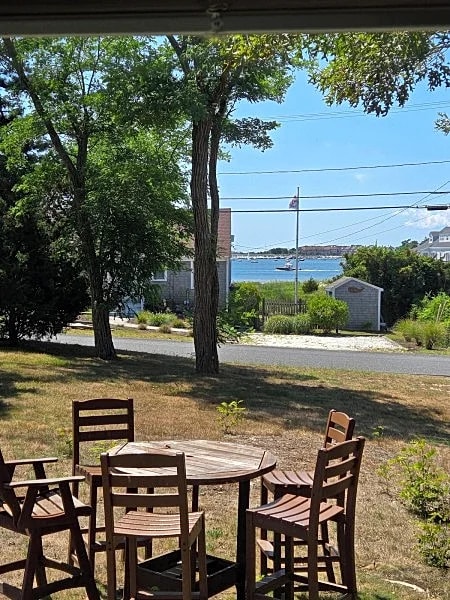Yarmouth Cottage by the Bay - Cape Cod in West Yarmouth, Massachusetts, United States — photo 4