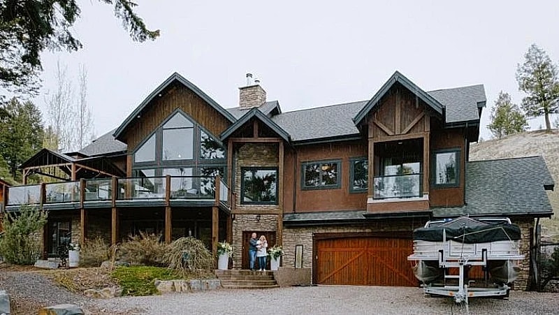 Executive 4+ BR Home on Lake Windermere in Mountains, lake & beach access in Invermere, British Columbia, Canada — photo 1