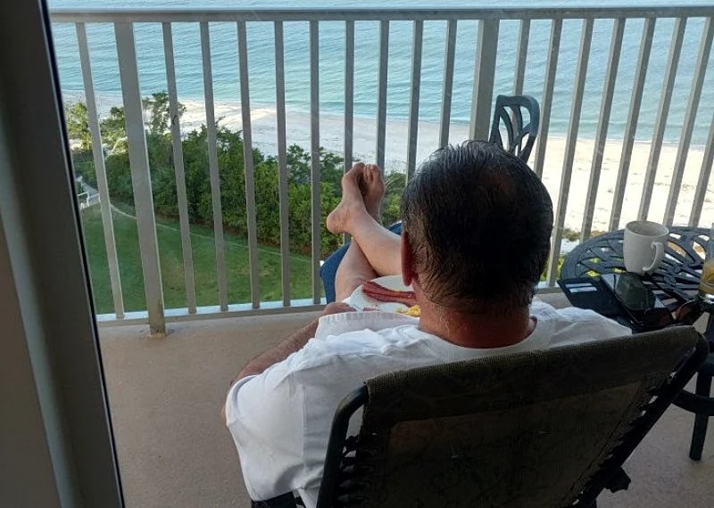 Beautiful Direct Facing Gulf View - Modern Beach Front 10th Floor property in Fort Myers Beach, Florida, United States — photo 2