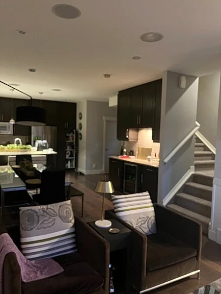 Luxury 3BR Executive Townhome in Calgary, Stanley Park & Stampede Grounds in Calgary, Alberta, Canada — photo 3