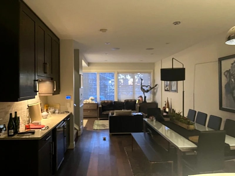 Luxury 3BR Executive Townhome in Calgary, Stanley Park & Stampede Grounds in Calgary, Alberta, Canada — photo 2