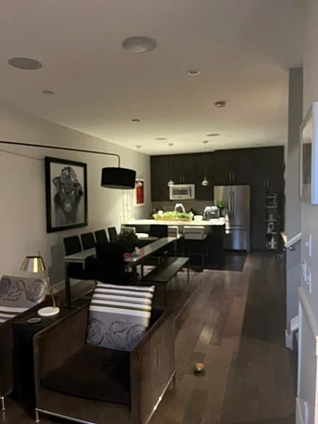 Luxury 3BR Executive Townhome in Calgary, Stanley Park & Stampede Grounds