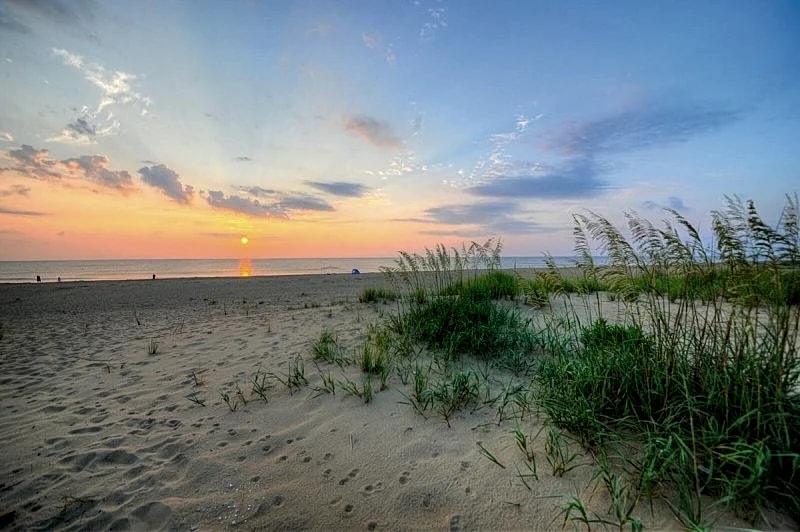 Your Own Resort at the Beach! Linens and Towels included! in Virginia Beach, Virginia, United States — photo 3