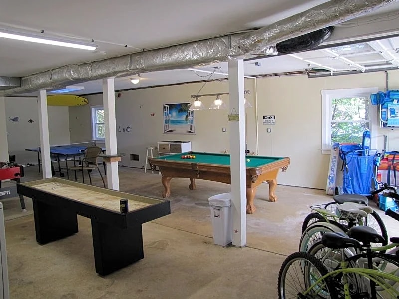 1 Block to Beach. Game room!!! in Barnegat Light, New Jersey, United States — photo 4