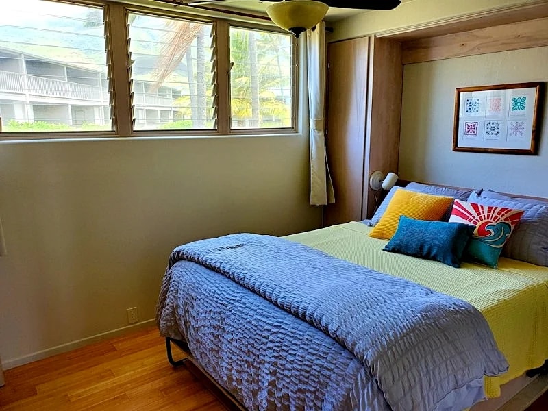 Oceanfront true 2 bedroom w/lanai on Molokai in Kaunakakai, Hawaii, United States — photo 4