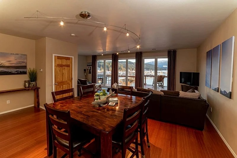 Juneau Oceanfront Home Overlooking Auke Bay in Juneau, Alaska, United States — photo 4