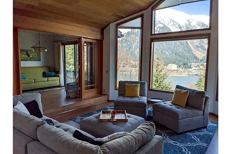 Breathtaking Ocean, Mountain & Juneau Views in Juneau, Alaska, United States — photo 4