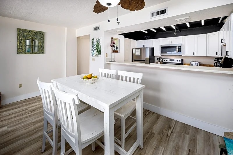 Gulf Side Unit 402 in Okaloosa Island, Florida, United States — photo 5