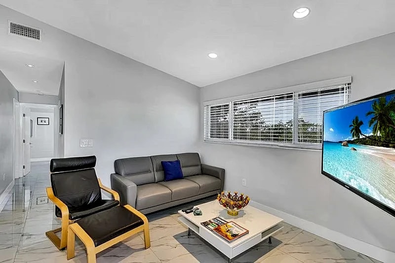 New Ground Level 3 bedroom waterfront house with Dock in Key Largo, Florida, United States — photo 3