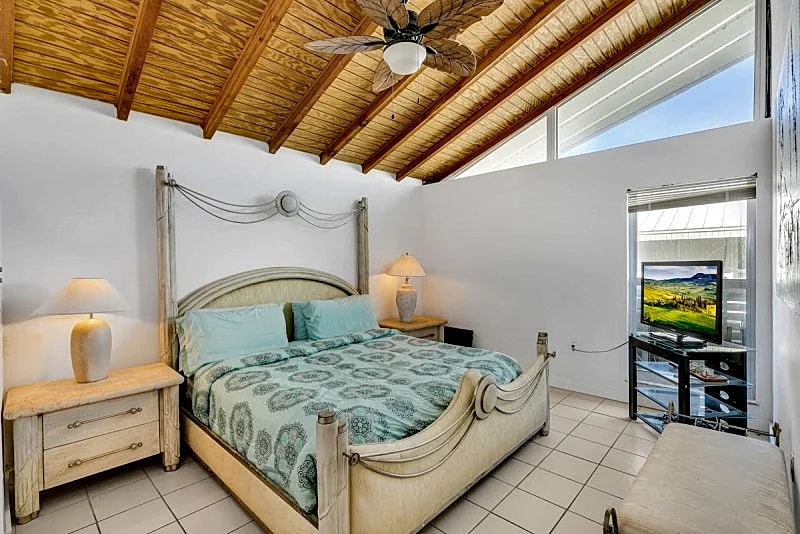 Beautiful Ocean Front Villa! in Key Largo, Florida, United States — photo 5