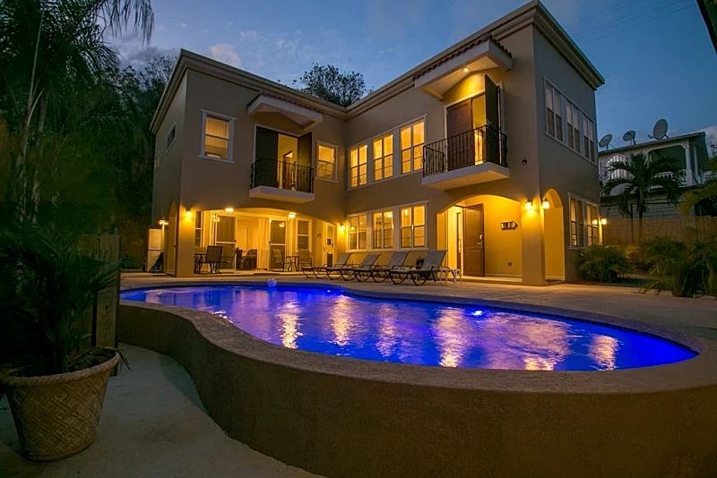 New Custom Home Perfect for Group Vacations! Private Pool, Walk to Beach, WiFi
