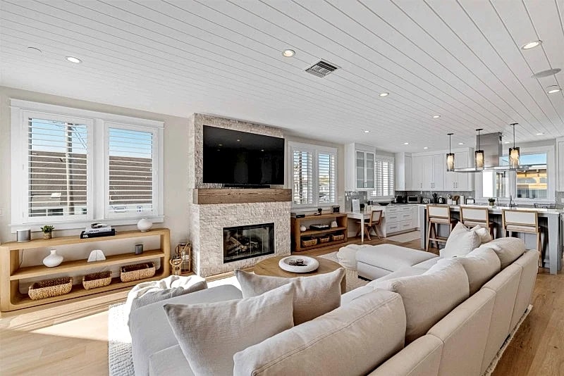 Stunning 4-Bedroom Executive Townhome Steps from the Manhattan Beach Pier in Manhattan Beach, California, United States — photo 2