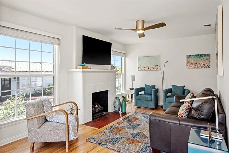 Cozy Furnished Cottage Near Downtown Manhattan Beach & Scenic Greenbelt in Manhattan Beach, California, United States — photo 5