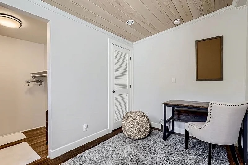 Casa Las Flores 2BR/1BA Private Parking in WPB in West Palm Beach, Florida, United States — photo 5