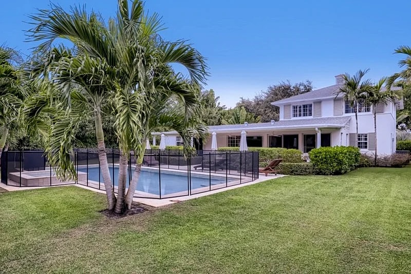 Banyan Cove in WPB | 4BD/4.5BA | Private Pool & Parking in West Palm Beach, Florida, United States — photo 2