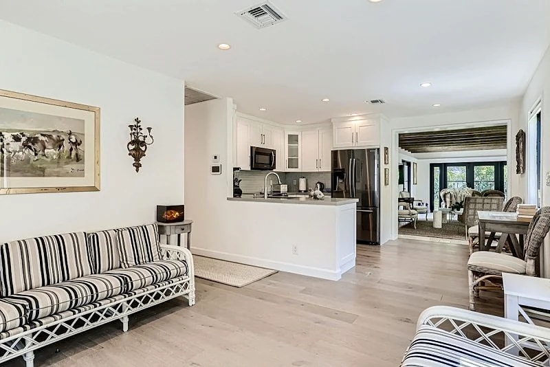 CORTEZ BUNGALOW, 3 BD/ 2 BA, PRIVATE POOL IN WPB in West Palm Beach, Florida, United States — photo 5