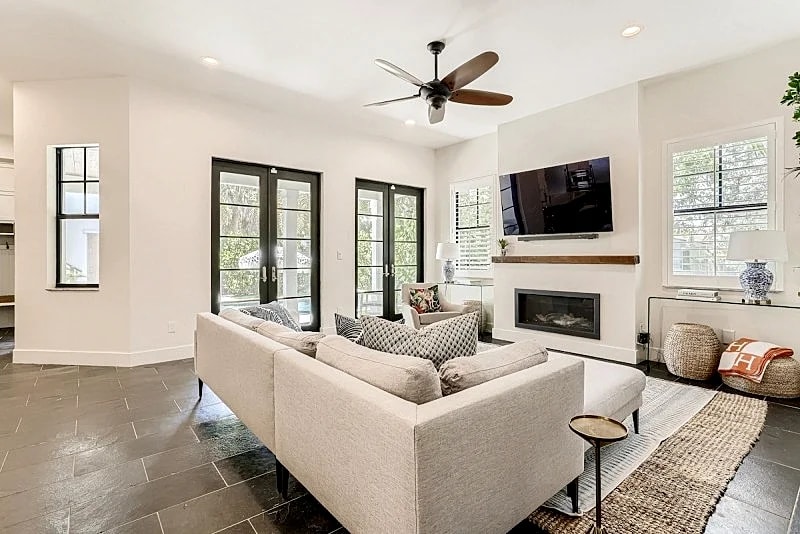 Luxury 4bd/3.2ba in Flamingo Park | Private Pool | Minutes to Downtown in West Palm Beach, Florida, United States — photo 3