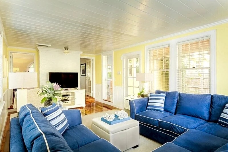 Paradise 3bd, 2ba | Private Pool + Cabana + Parking - WPB in West Palm Beach, Florida, United States — photo 2