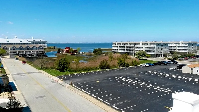 Great for Groups! Large Mid Town Townhome - Steps to Beach, Bayside, Attractions in Ocean City, Maryland, United States — photo 4