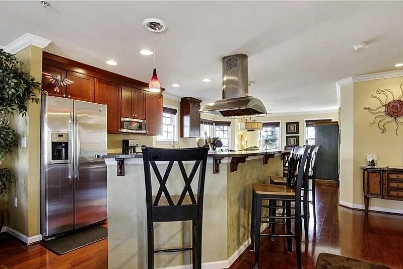Beautiful Downtown Property - Steps to the Boardwalk & Beach! in Ocean City, Maryland, United States — photo 4