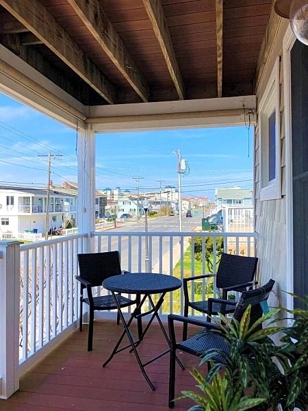 Beautiful Downtown Property - Steps to the Boardwalk & Beach! in Ocean City, Maryland, United States — photo 5