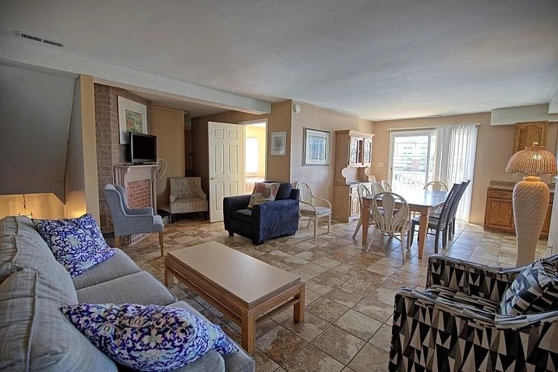 7 Bedroom, great for Groups close to Northside Park and Beach in Ocean City, Maryland, United States — photo 3