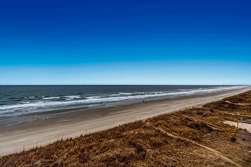 HYPERION TOWERS 504 - OCEANFRONT - CHERRY GROVE SECTION in North Myrtle Beach, South Carolina, United States — photo 4