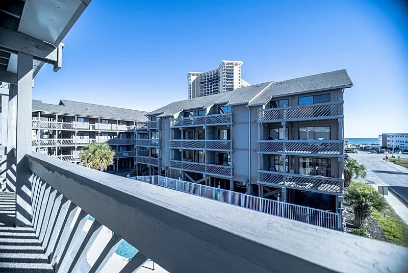 Experience Coastal Luxury at Ship Watch Pointe I J232 - 2nd Row - Shore Drive Section in Myrtle Beach, South Carolina, United States — photo 4