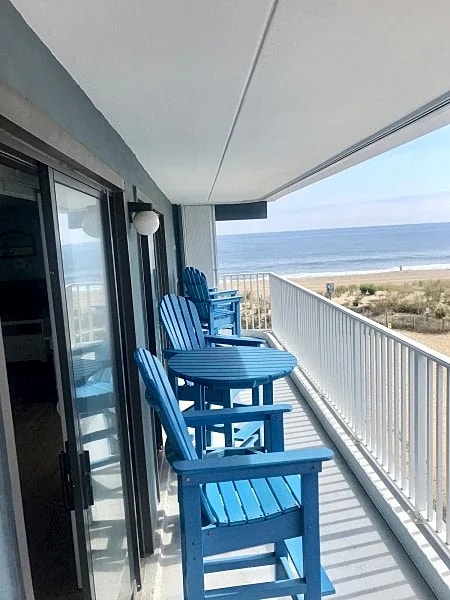 Your Vacation Paradise!! Ocean Front!! Pets Welcome!! Off Season Weekends!! in Ocean City, Maryland, United States — photo 3