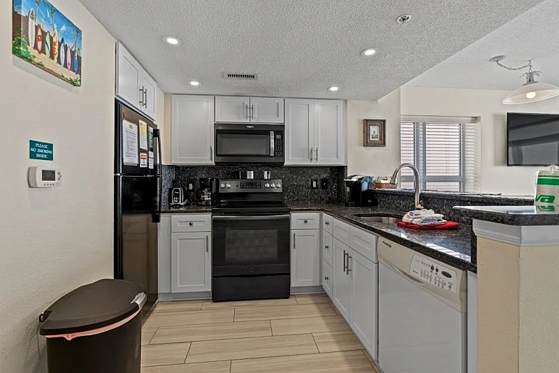 BAY WATCH RESORT S 1932-OCEANFRONT-CRESCENT BEACH in North Myrtle Beach, South Carolina, United States — photo 5