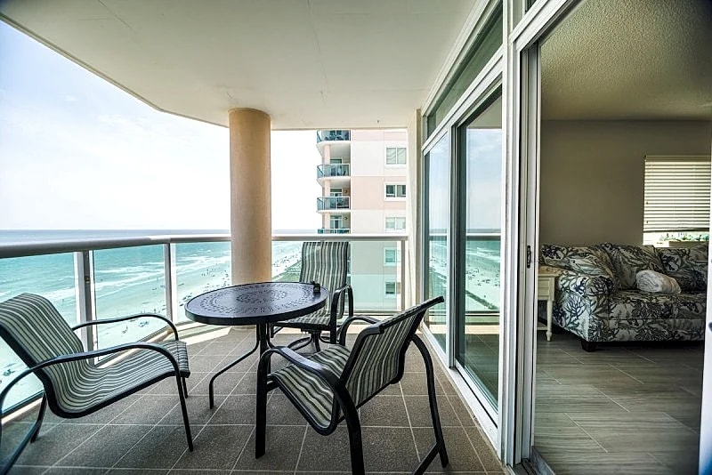CRESCENT KEYES 1110 - OCEANFRONT - CRESCENT BEACH SECTION in North Myrtle Beach, South Carolina, United States — photo 4