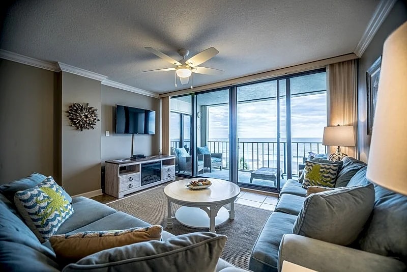 ARCADIAN II 3E - OCEANFRONT - SHORE DRIVE SECTION